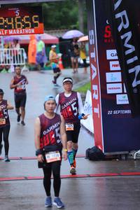 BIB: 024, 1375, 103
                            <button type="button" onclick="openModal(5741077)" class="btn btn-primary btn-sm float-right btn-popup" data-toggle="modal" data-target=".modal-high-quality">
                        <i class="fas fa-shopping-cart"></i> Add to Cart
                    </button>
                                            <button type="button" onclick="isThisMe(5741077, true)" class="btn btn-success btn-sm float-right btn-popup btn-isme hidden" data-toggle="tooltip" data-placement="bottom" title="นี่คือรูปของคุณใช่ไหม คลิกที่นี่เพื่อเอาเข้าอัลบั้ม">
                        <i class="fas fa-plus"></i> Add to album
                    </button>
                    <button type="button" onclick="isThisMe(5741077, false)" class="btn btn-warning btn-sm float-right btn-popup btn-isnotme hidden">
                        <i class="fas fa-ban"></i> Remove from album
                    </button>